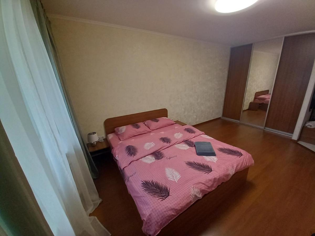 Apartment Darnitca Kiev Bagian luar foto